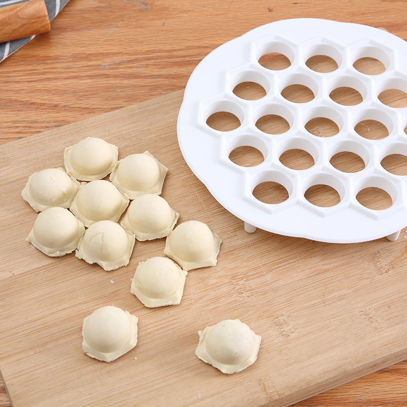 餃子型 19穴 ラウンド型 簡単 家庭用 キッチン ラッパー - Kitchen Gadgets Dumpling Maker のレビューと価格